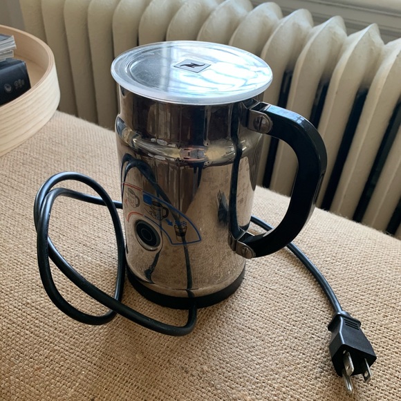 Nespresso Aeroccino Plus Milk Frother Discontinued - Picture 2 of 5